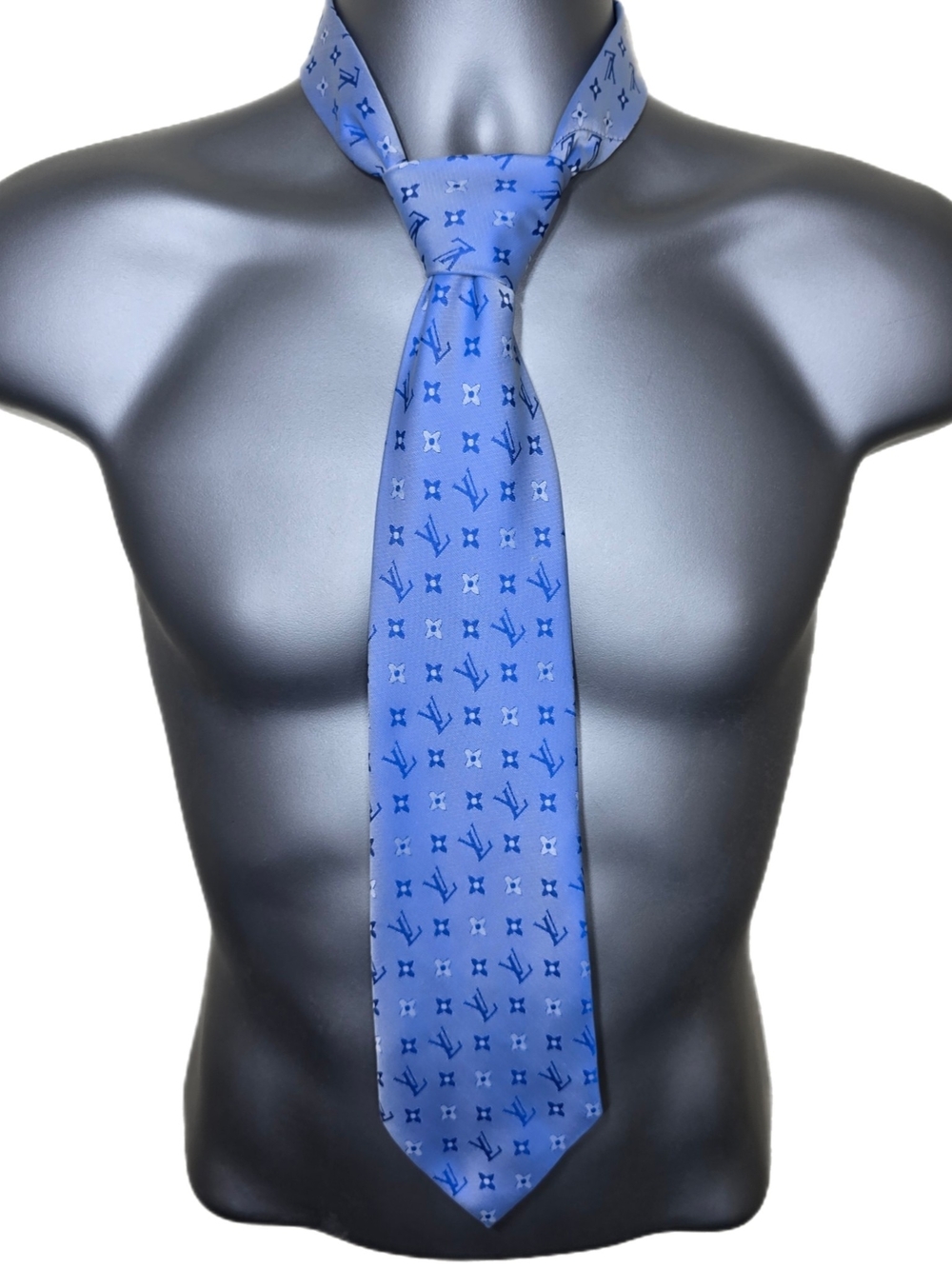 Louis Vuitton Monogram Silk Tie Light Blue Navy 100% Silk Tie
